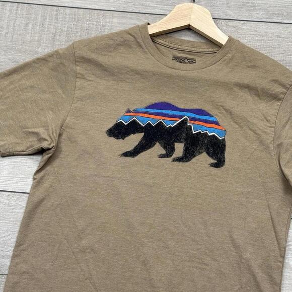 Patagonia Fitz Roy Bear T-Shirt Brown Sz Small Organic Cotton Logo Graphic Tee - Picture 3 of 8